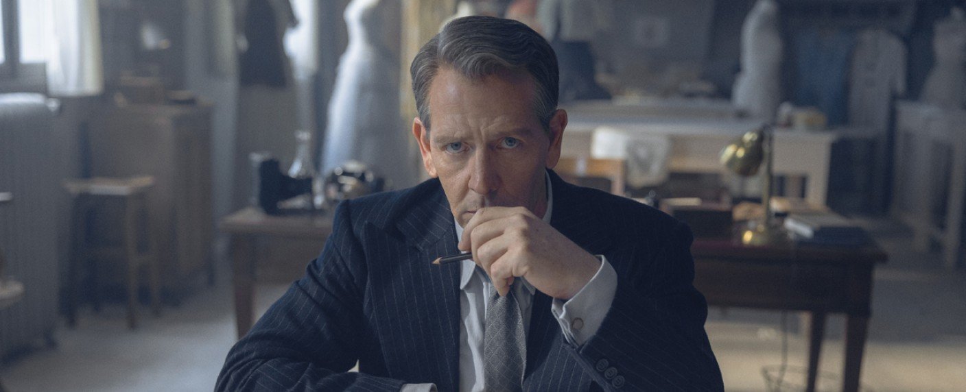 Erste Bilder zeigen Ben Mendelsohn ("Star Wars") und Juliette Binoche ("Chocolat")