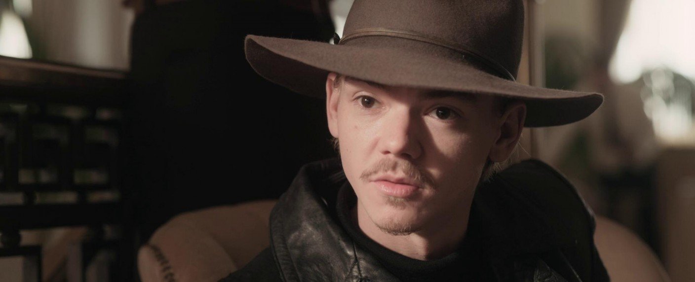 Freie Charles-Dickens-Adaption auch mit Maia Mitchell, David Thewlis