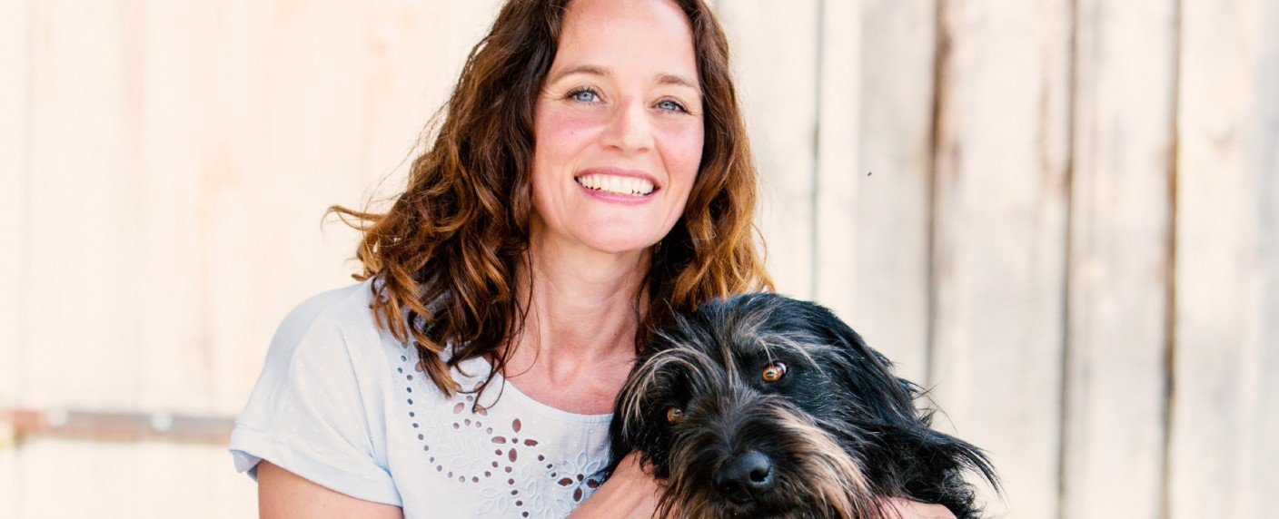 Neue Folgen im März mit Kate Kitchenham