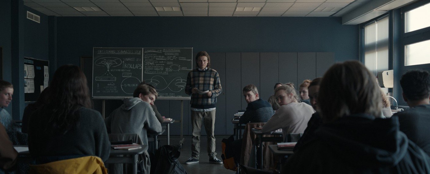 Ein kleiner Wegweiser durchs Zeitreise- und Verwandtschaftswirrwarr des Netflix-Hits