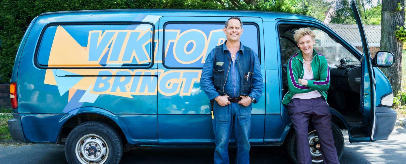 Drehstart für neue Comedy-Serie "Viktor Bringt's"