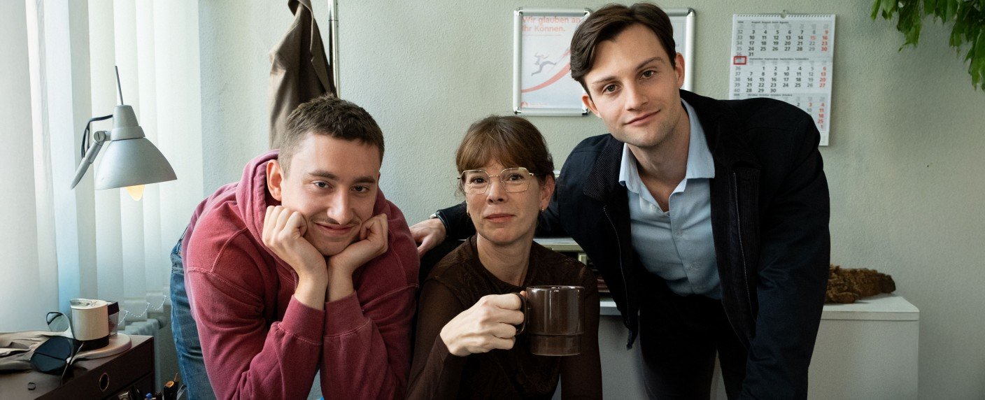 Zwei Loser kämpfen sich für eigenes Cannabis-Café durch bürokratischen Dschungel