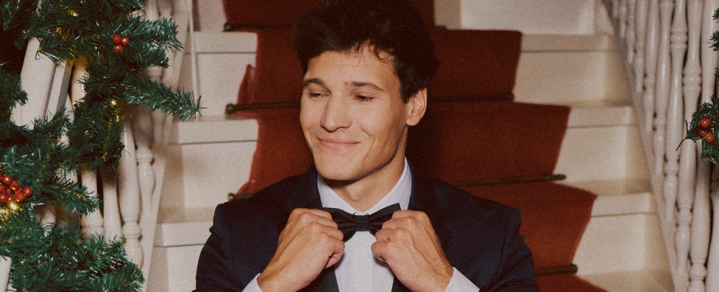 Vanessa Mai und Andrea Berg singen Weihnachtslieder im Fußballstadion