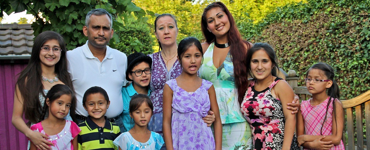 Blick in den Alltag von Mutter, Vater und neun Kindern