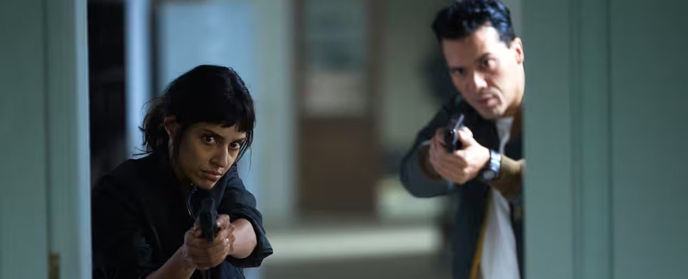 Zara Taylor (Ritu Arya) und Vincent Taleb (Tewfik Jallab) gehen auch in "Shadow Has Fallen" an ihre Grenzen Zara Taylor (Ritu Arya) und Vincent Taleb (Tewfik Jallab) gehen auch in "Shadow Has Fallen" an ihre Grenzen