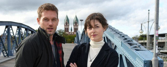 Joscha Kiefer und Katharina Nesytowa gehen auf Verbrecherjagd