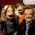 Jeff und Britta in "Muppet"-Gestalt