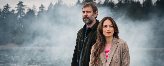 "Murder in a Small Town": Frischer Trailer zur neuen Serie mit Sutherland und Kreuk