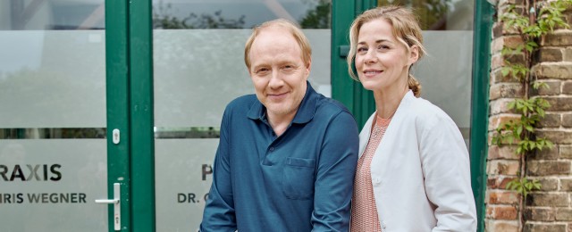 "Die Eifelpraxis": Beliebte ARD-Reihe mit Jessica Ginkel und Simon Schwarz wird fortgesetzt