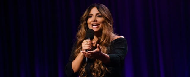 Über ihr neues Netflix-Special, "Studio Amani" und Comedy-Erfahrungen im Ausland