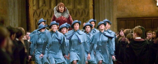 Engländerin spielt Nonne und Krankenhausleiterin in Staffel 2