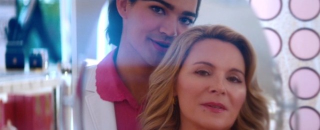 [UPDATE] "Glamorous": Trailer zur neuen Drama-Soap in der Kosmetik-Branche mit Kim Cattrall