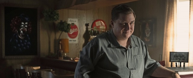 "Devil in Disguise": Erster Trailer zeigt Michael Chernus als brutalen Serienkiller John Wayne Gacy