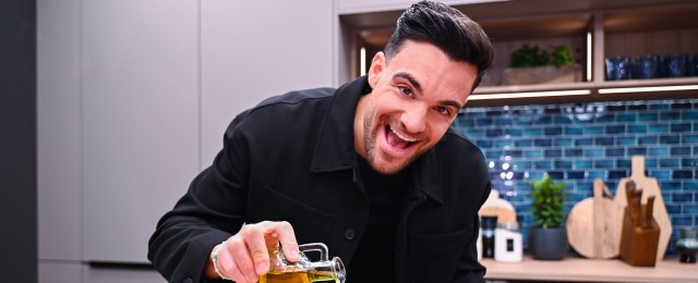 Stefano Zarrella testet für Sat.1 Deutschlands beliebteste Fertigprodukte