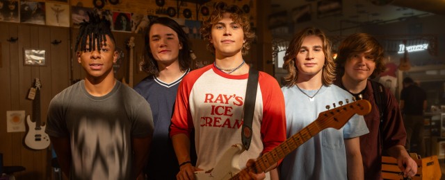 "Outer Banks"-Schöpfer formt junge Rockband "The Runarounds" für Musikdrama