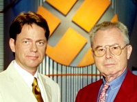 zwei Gesichter, eine Sendung: Eduard Zimmermann (r.) und Rudi Cerne (l.) im Jahr 2002