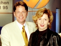 Rudi Cerne und Redaktionsleiterin Ina Reize-Wildemann im Januar 2002
