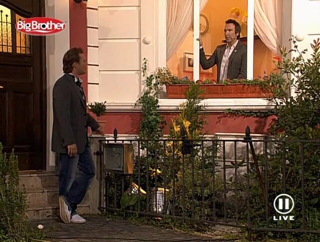 Oli.P (l.) mit Sidekick Jochen Bendel während einer Live-Show