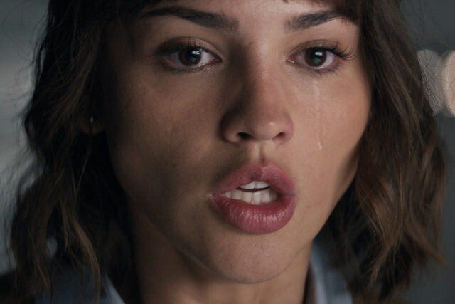Traut ihrem Verstand und ihrer Wahrnehmung nicht mehr: Augustina "Auggie" Salazar (Eiza González) sieht seltsame Zeichen.