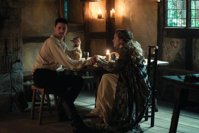 Diana (Teresa Palmer) und Matthew (Matthew Goode) besprechen ihre nächsten Schritte.