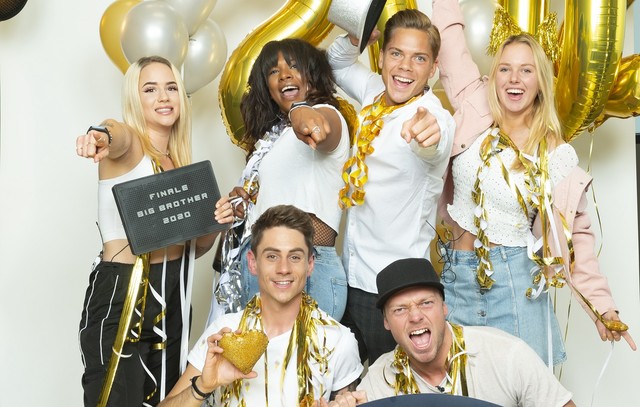 Die Finalisten: oben: Gina, Vanessa, Cedric, Rebecca; unten: Pat, Philipp
