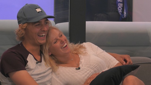 Zwischen Tim und Rebecca hat es gefunkt.