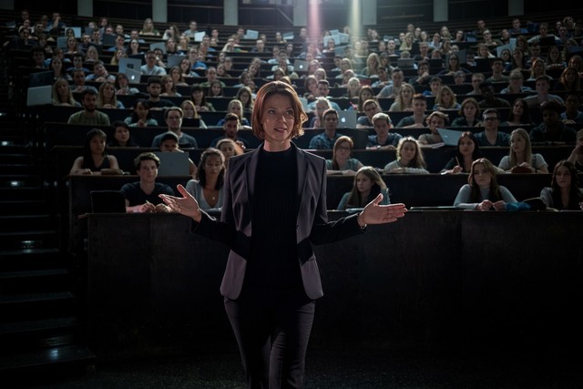 Inszeniert sich selbst: Wissenschaftsstar Tanja Lorenz (Jessica Schwarz)