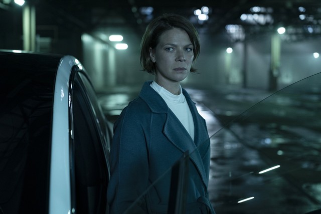 Schattige Gestalt: Prof. Tanja Lorenz (Jessica Schwarz)