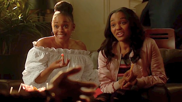 Die Schwestern Jennifer (China Anne McClain) und Anissa (Nafessa Williams) Pierce geraten in Gefahr