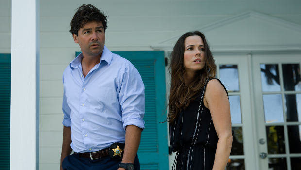 Zwei der "wohlgeratenen" Kinder der Familie Rayburn: John (Kyle Chandler) und Meg (Linda Cardellini)