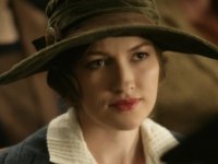 Margaret Schroeder (Kelly Macdonald) ist beeindruckt von Nuckys Überzeugungskraft.