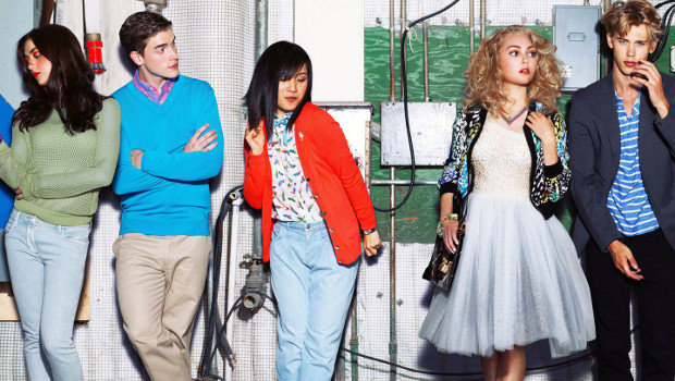 Schrill, bunt, lässig: Der Cast von "The Carrie Diaries" im 80er-Jahre-Look.