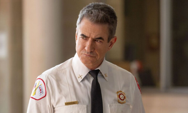 Dermot Mulroney als Chief Dom Pascal