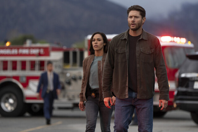 Amber Oliveras (Jessica Camacho) und Mark Meachum (Jensen Ackles) können sich anfangs nicht ausstehen.