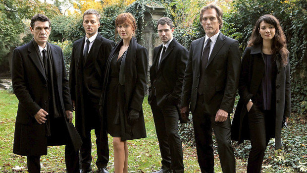 Playground Europe: Die grenzübergreifende Task-Force mit Marc Lavoine, Tom Wlaschiha, Gabriella Pession, Richard Flood,  William Fichtner und Moon Dailly (v. l. n. r.).