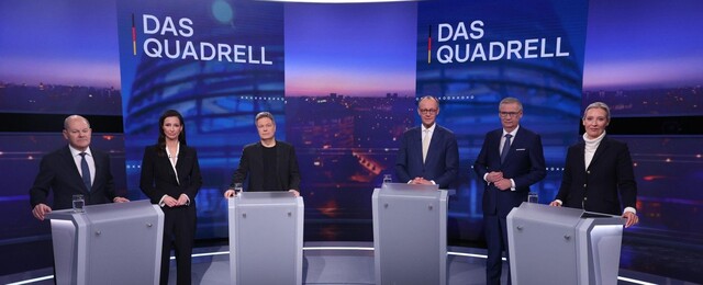 "Das Quadrell": (v. l.) Olaf Scholz (SPD), Pinar Atalay, Robert Habeck (B&uuml;ndnis 90/Die Gr&uuml;nen), Friedrich Merz (CDU), G&uuml;nther Jauch und Alice Weidel (AfD)