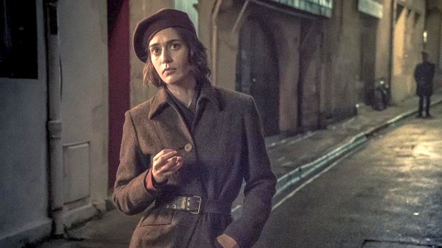 Widerstandskämpferin Carla Monroe (Lizzy Caplan) ist in ihrem Vorgehen genauso fanatisch wie die Soldaten