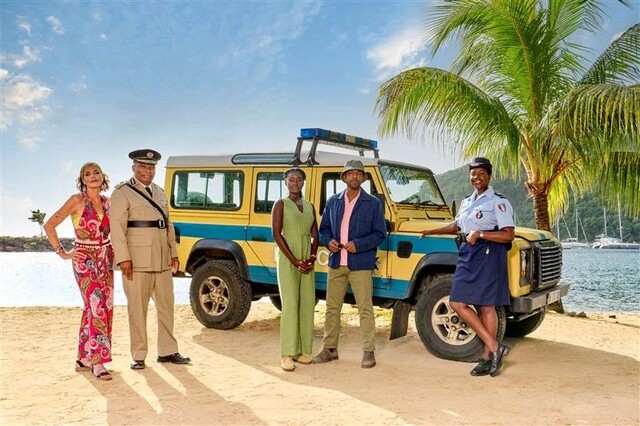Das Ensemble von "Death in Paradise" in der 14. Staffel