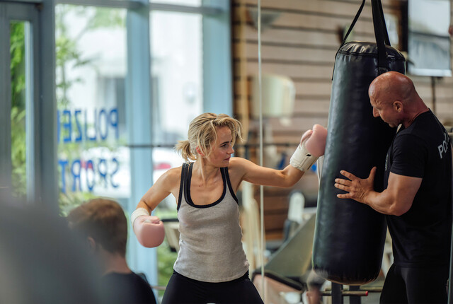 Im Gym denkt Kriminalhauptkommissarin Elisa Santori (Olga von Luckwald) besonders liebevoll an ihren fr&uuml;heren Kollegen.