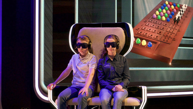 Die Kandidaten Max Kier und Aneska Heidemüller können mit verbundenen Augen Mastermind spielen.