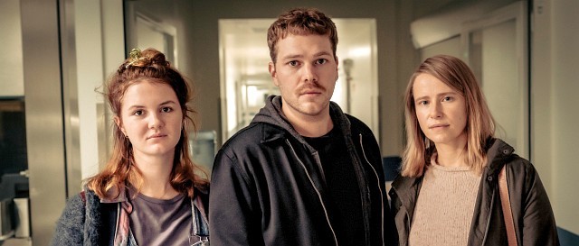 Stecken irgendwie fest: (v.l.) Sophie (Alina Stiegler), Moritz Becker (Ben Münchow) und Freya (Susanne Bormann)