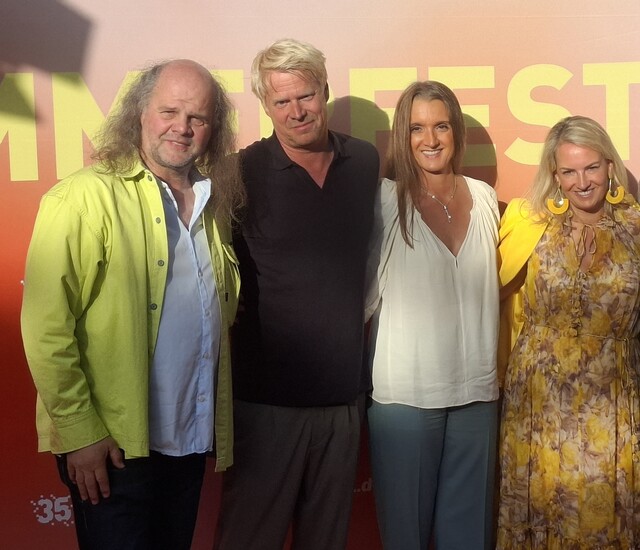 Gruppenbild mit Christoph Körfer (Sprecher ProSieben & Sat.1, l.) und
