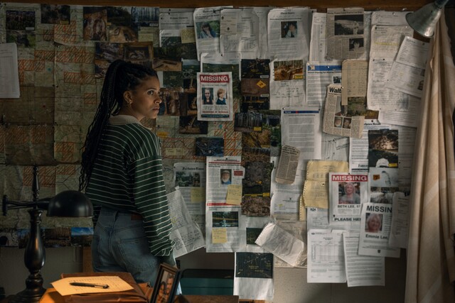FBI-Agentin Saga Bauer (Zazie Beetz) vergäbt sich in den Fall