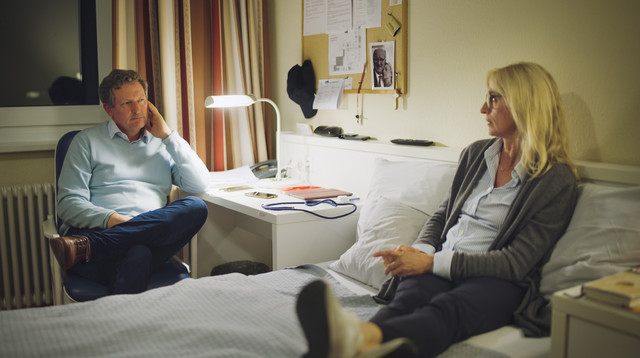 Für die Reportage "Hirschhausen - Corona ohne Ende?" verbrachte Eckart von Hirschhausen zwei Tage in einer spezialisierten Corona-Reha-Klinik in Heiligendamm.