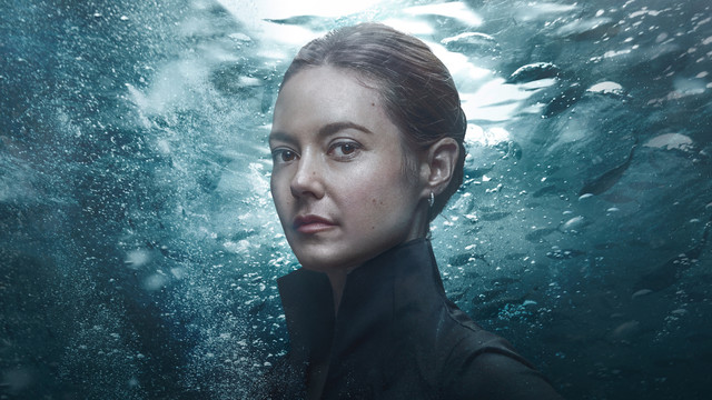 Sara Thompson (Lydia Wilson)