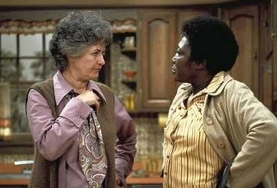 Beatrice Arthur (l.) und Esther Rolle (r.) in der Kult-Sitcom "Maude"