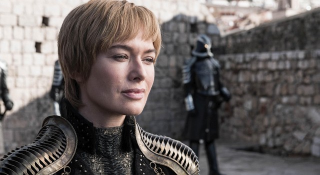 Cersei (Lena Headey) beobachtet die Ankunft ihrer neuen Streitmacht