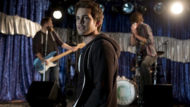 Bleibt Blass: Johnny Simmons als Shane