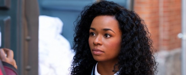 Alexis Floyd als Neff in "Inventing Anna"