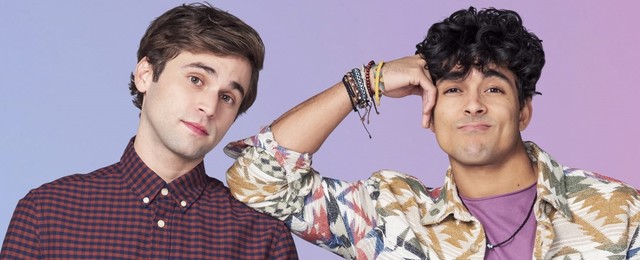 Niko Terho (r.) mit Jake Borelli (l.) in "The Thing About Harry"